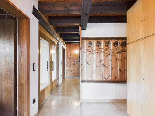 Praktische Garderobe mit Einbauschrank - 