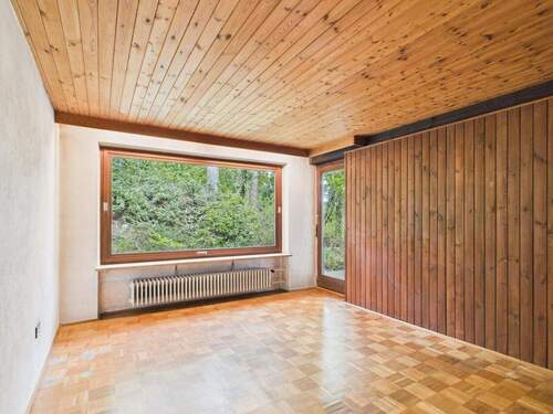 Mögliches Arbeits-/ Gästezimmer mit Terrassenzugang - 