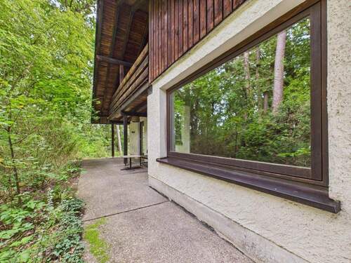 Ostterrasse an Küche und Gästezimmer - 