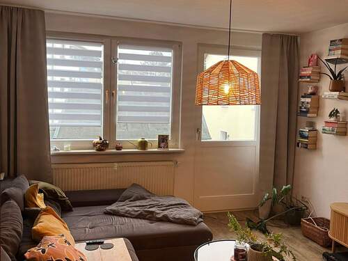 Wohnzimmer - 2 Zimmer Etagenwohnung zur Miete in Siegburg