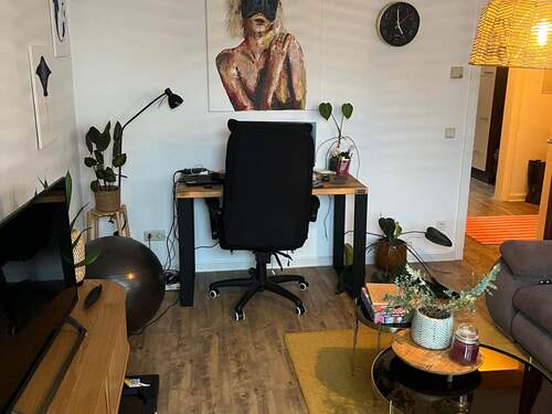 Wohnzimmer - 2 Zimmer Etagenwohnung in Siegburg