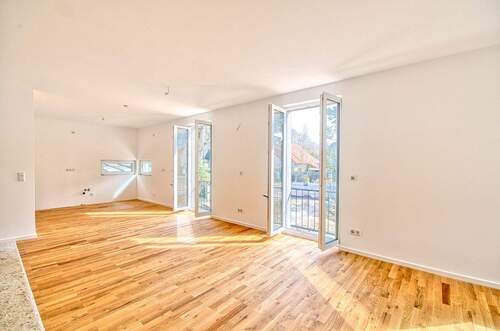 Wohnzimmer - 4 Zimmer Einfamilienhaus zum Kaufen in Kleinmachnow