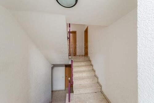 Treppenhaus - 3 Zimmer Etagenwohnung zur Miete in Freital