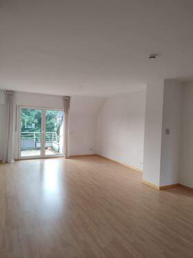 Wohnzimmer - 3 Zimmer Etagenwohnung zur Miete in Siegburg