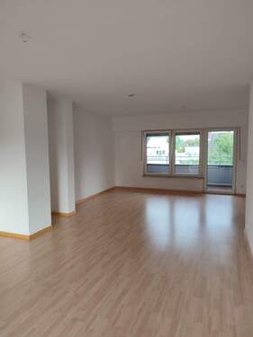 Wohnzimmer - 3 Zimmer Etagenwohnung in Siegburg