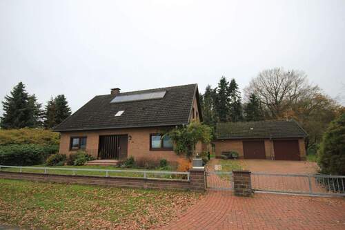 Straßenansicht - 7 Zimmer Einfamilienhaus in Kirchlinteln
