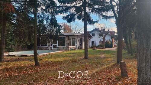 Blick von Norden auf das Anwesen - 