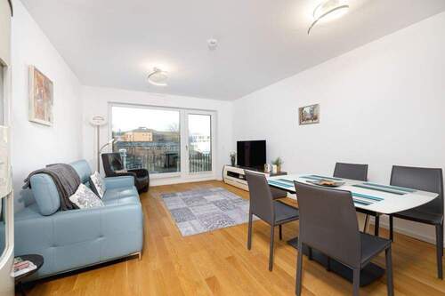 Wohnzimmer - 2 Zimmer Etagenwohnung zum Kaufen in Hamburg