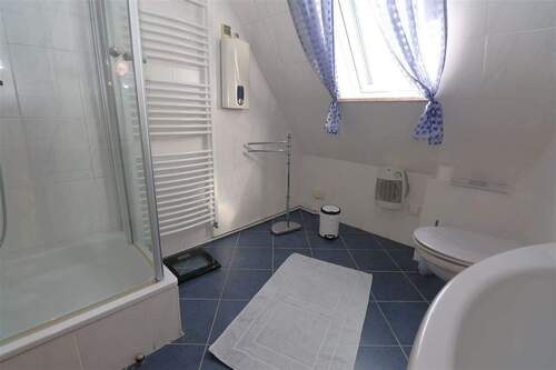 Badezimmer Dachgeschoss - 