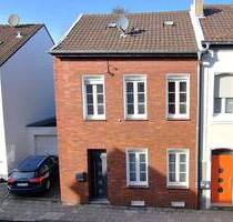 Zweifamilienhaus mit großem Grundstück in ruhiger Lage von Scherberg - Würselen