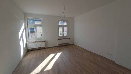Wohnzimmer - 4 Zimmer Etagenwohnung zur Miete in Kahla
