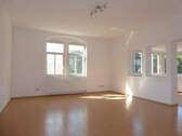 Wohnzimmer - Helle und freundliche 3-Zimmer-Wohnung mit Wintergarten und 2 kleinen Balkonen in zentraler Wohnlage von Rudolstadt