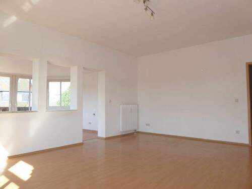 Wohnzimmer - 3 Zimmer Etagenwohnung zur Miete in Rudolstadt