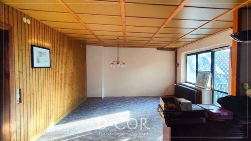 großes, helles Wohnzimmer - Einfamilienhaus mit 120,00 m&sup2; in Dresden zum Kaufen