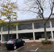 RESERVIERT! Ladenlokal im Herzen von Herzogenrath, ideal für Bäckereifiliale mit Cafébereich, Restaurant, Arzt - oder Physiopraxis,...