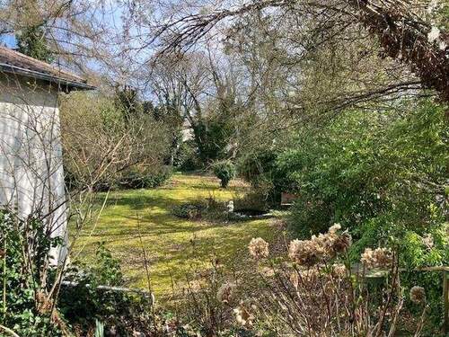 Blick in den Garten - Grundstück zum Kaufen in Wiesbaden