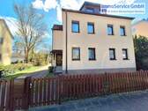 Frontansicht - Gepflegtes Dreifamilienhaus in schöner Wohnlage mit zwei Einzelgaragen
