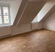 Großzügige 2-Raum-Citywohnung im Dachgeschoss mit Badewanne sucht Sie. - Gera Innenstadt