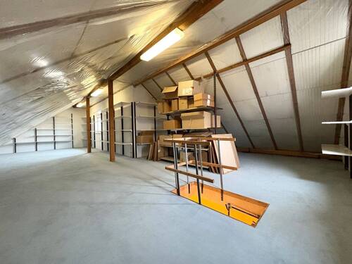 Dachboden ausbaufähig - 