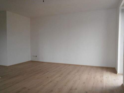 das Wohnzimmer - 3 Zimmer Etagenwohnung zur Miete in Leisnig