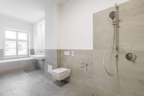 Badezimmer - 5 Zimmer Etagenwohnung in Leipzig