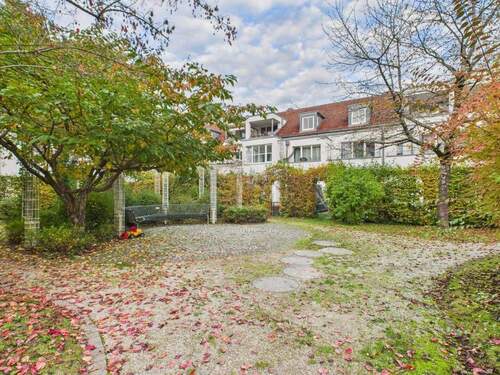 Gartenansicht / Hofseite - 