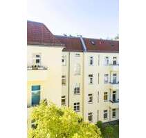 Altbaucharme trifft Grünlage: 2-Zimmer-Wohnung mit Südbalkon & Eigennutzoption in Reinickendorf! - Berlin