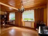 Wohnzimmer - 4 Zimmer Einfamilienhaus zum Kaufen in Aurich
