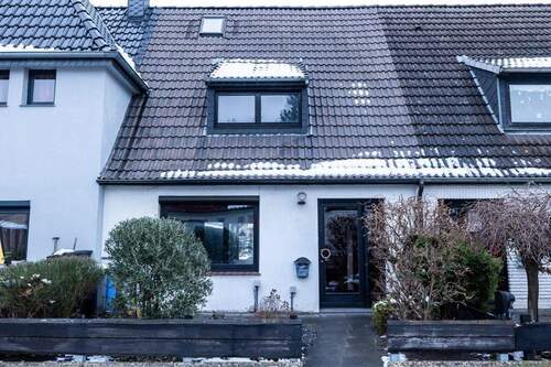 Front - *** eine PERLE im SCHNEE mit viel POTENZIAL in gefragter LAGE ***