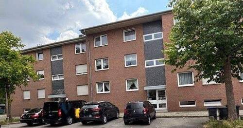 Ansicht der beiden 6-Familienhäuser - Würselen: 2 gepflegte 6-Familienhäuser (bereits seit Jahren in Wohneigentum aufgeteilt) und 6 Garagen „im Paket“, mit steigerungsfähiger Miete ....