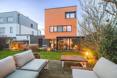 Titel - Energieeffizientes Einfamilienhaus mit familienfreundlichem Grundriss in naturnahem Wohnumfeld