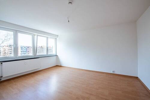 Wohnzimmer 1 - 2 Zimmer Etagenwohnung in Berlin
