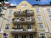 Hausansicht.jpg - Ruhige Lage, Altbau, Endetage sucht...