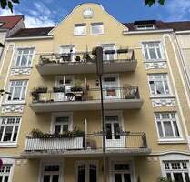 Ruhige Lage, Altbau, Endetage sucht... - Hamburg Eppendorf