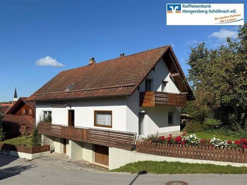 Außenansicht - Einfamilienhaus mit Garten und toller Aussicht in ruhiger, zentraler Lage - renovierungsbedürftig