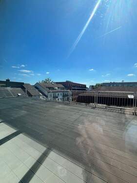 Terrasse - 3 Zimmer Etagenwohnung in Frankfurt am Main