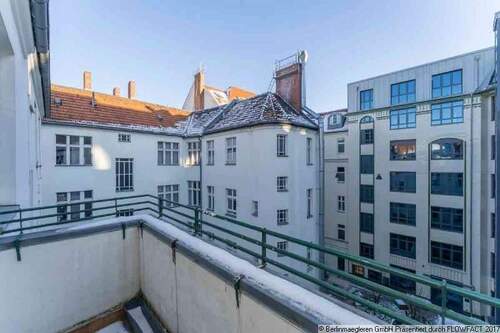 Balkon zum Hof - Einfamilienhaus in Berlin zum Kaufen