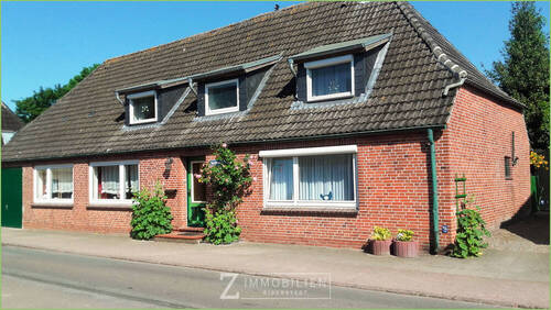 Ansicht im Sommer - Nahe dem Ortskern mit idyllischem Garten**
