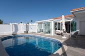 Ansicht mit eigenem Pool - Ca. 320 Sonnentage im Jahr! Moderner Bungalow, mit eig. Pool u. überdachtem Chill-Out-Bereich Maspalomas Gran Canaria....