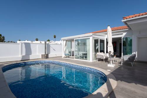 Ansicht mit eigenem Pool - Ca. 320 Sonnentage im Jahr! Moderner Bungalow, mit eig. Pool u. überdachtem Chill-Out-Bereich Maspalomas Gran Canaria....