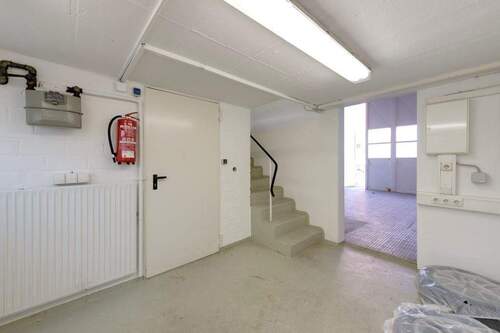 Halle 2 - 1 Zimmer Einfamilienhaus in Hochheim