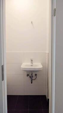 WC-4.jpg - 