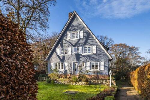 Straßenansicht - 8 Zimmer Einfamilienhaus zum Kaufen in Hamburg