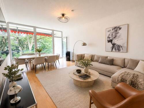 Wohnbereich - Helle & großzügige Wohnung in Oberkassel mit Einbauküche und zwei Balkonen