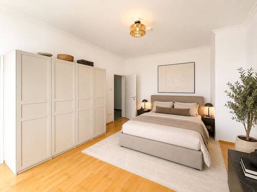 Schlafzimmer mit Bad en suite & Balkon - Etagenwohnung mit 75,00 m&sup2; in Düsseldorf zur Miete