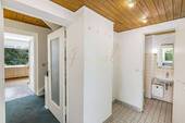 Eingang + Gäste WC - 
