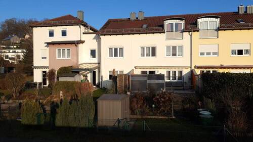 Ansicht West alle Reihenhäuser.jpeg - 5 Zimmer Reihenmittelhaus in Metten