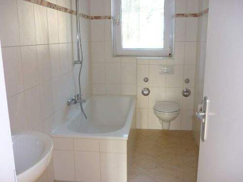 Badezimmer - 3 Zimmer Etagenwohnung in Winsen (Luhe)