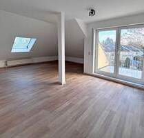 Helle, moderne Dachgeschosswohnung in Hanau - Rosenau