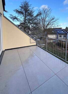 Dachterrasse - 2 Zimmer Etagenwohnung zur Miete in Hanau